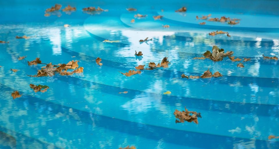 Can I Use Bleach Instead of Chlorine to Clean My Swimming Pool?